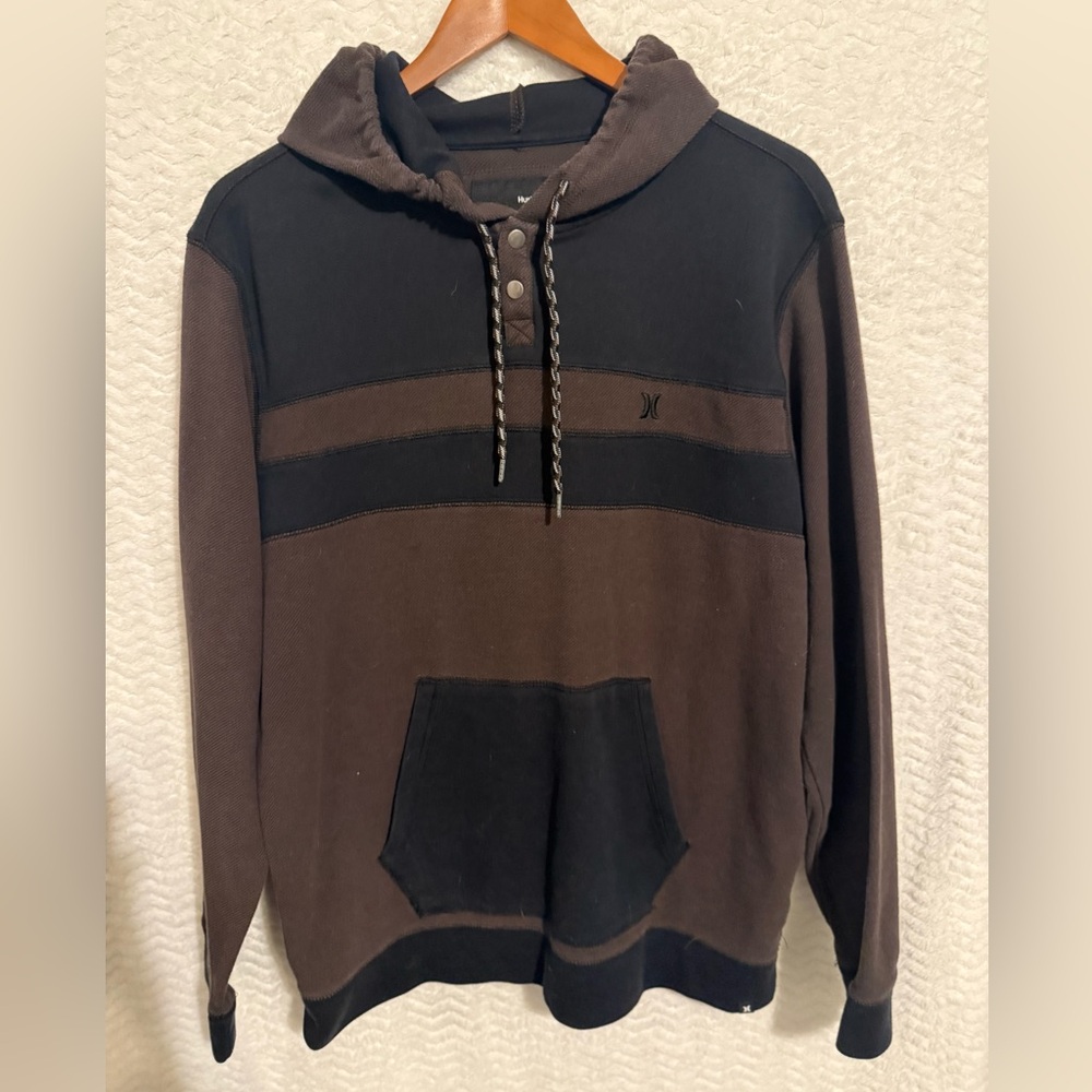 Hurley Two-Tone Brown Hoodie. Size Large. Y’all this is a cool one ☝️